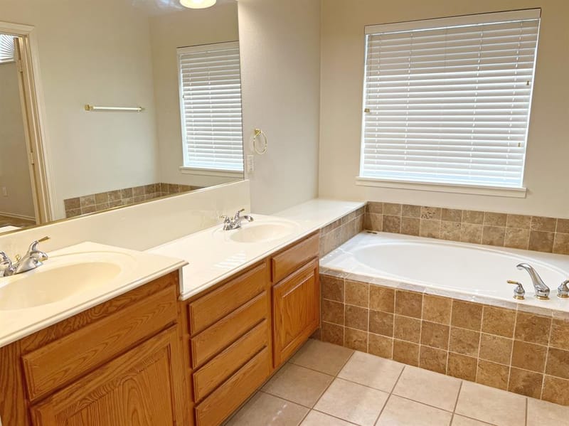 529 Continental Drive, Lewisville TX 75067 - Photo 16