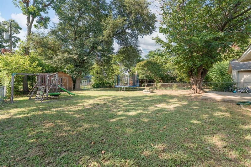809 Phillips Street, Cleburne TX 76033 - Photo 22