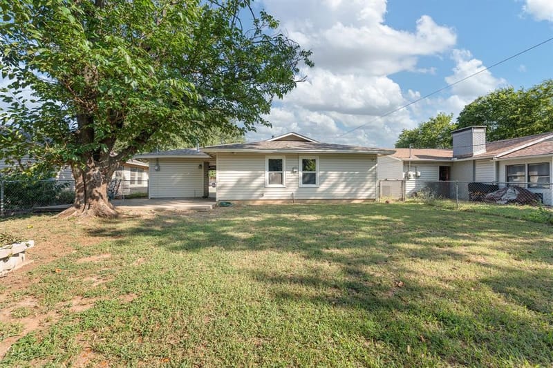 809 Phillips Street, Cleburne TX 76033 - Photo 19