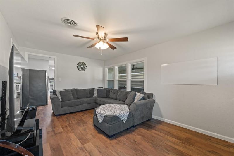 809 Phillips Street, Cleburne TX 76033 - Photo 8