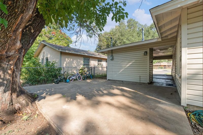 809 Phillips Street, Cleburne TX 76033 - Photo 21