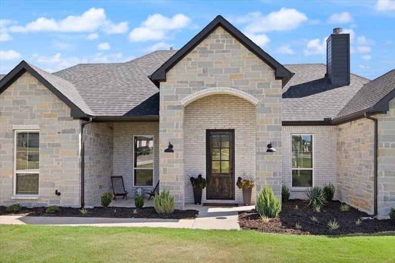 1028 Gatlin Circle, Springtown TX 76082 - Photo 3
