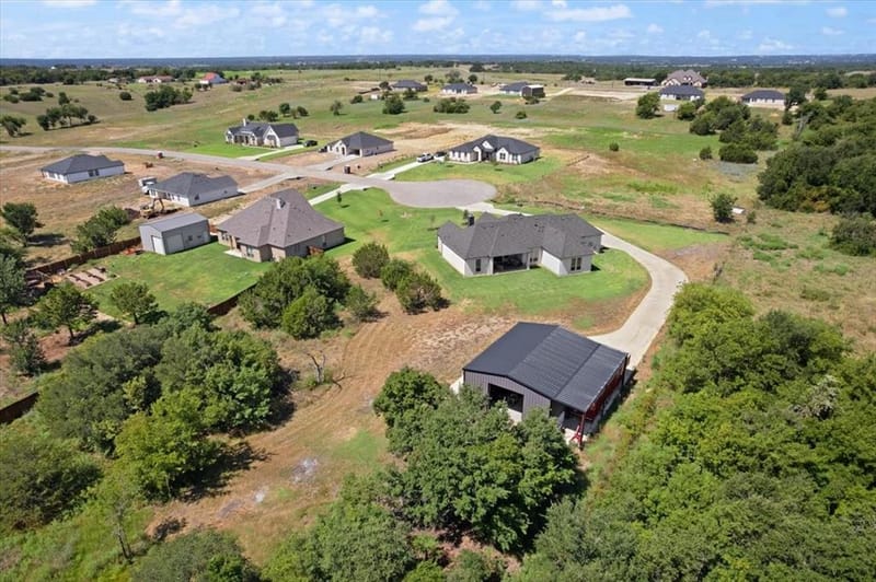 1028 Gatlin Circle, Springtown TX 76082 - Photo 32