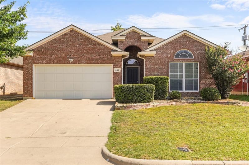 556 Caravan Drive, Fort Worth TX 76131 - Photo 2