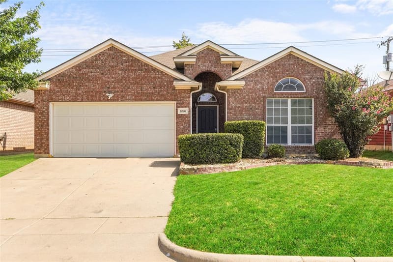 556 Caravan Drive, Fort Worth TX 76131