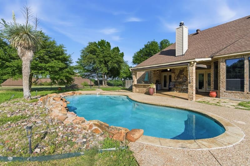 128 Horizon Circle, Azle TX 76020 - Photo 3