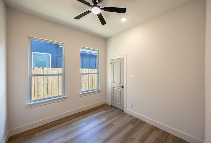 903 S Ayers Avenue, Fort Worth TX 76103 - Photo 15