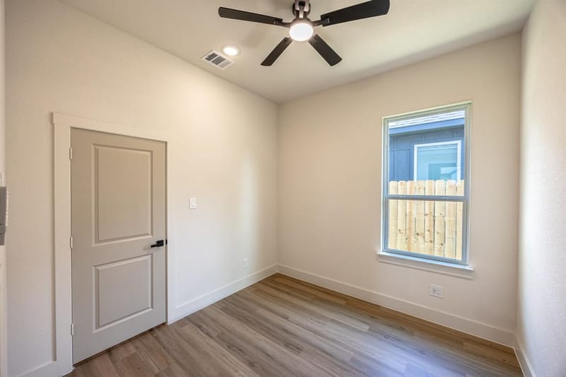 903 S Ayers Avenue, Fort Worth TX 76103 - Photo 19