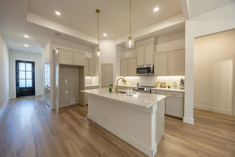 903 S Ayers Avenue, Fort Worth TX 76103 - Photo 4