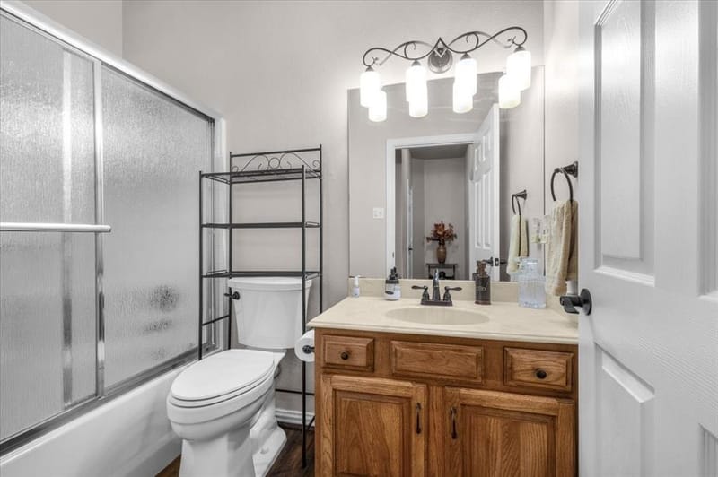 1013 Teresa Court, Granbury TX 76048 - Photo 13
