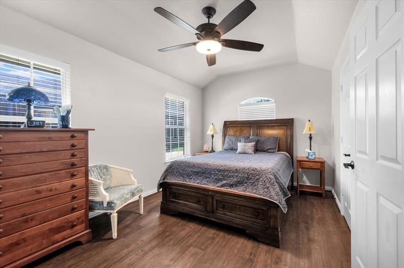 1013 Teresa Court, Granbury TX 76048 - Photo 4