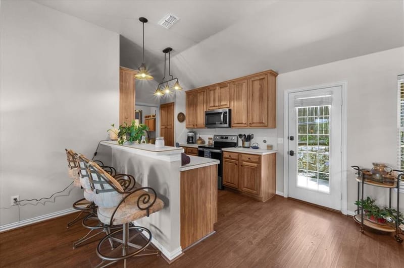 1013 Teresa Court, Granbury TX 76048 - Photo 8