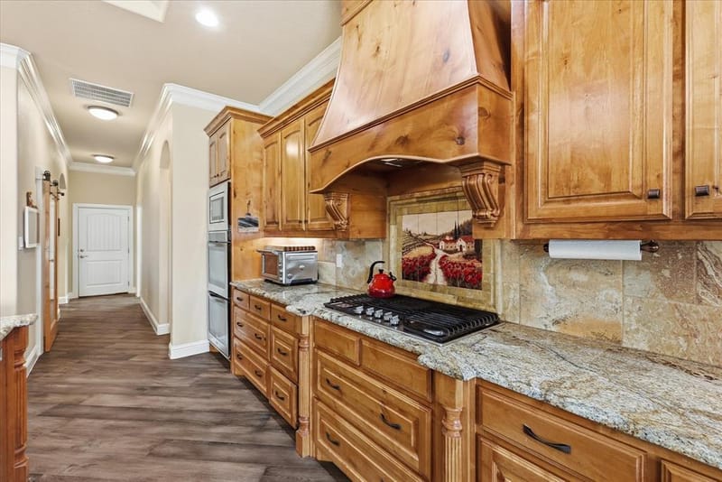1616 Malibu Bay Court, Granbury TX 76048 - Photo 12