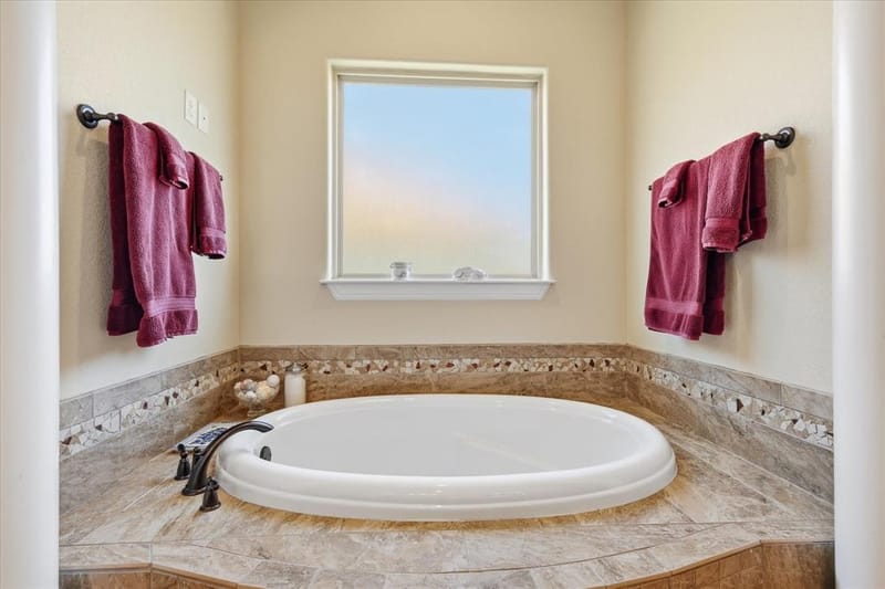 1616 Malibu Bay Court, Granbury TX 76048 - Photo 22