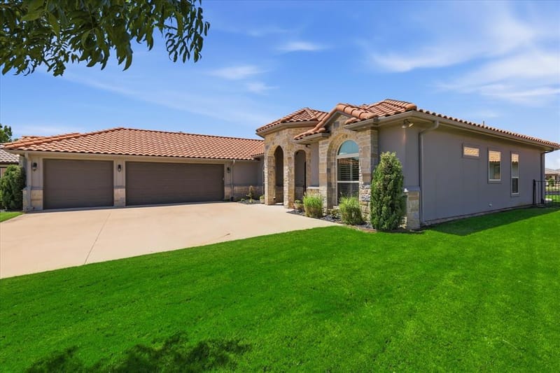 1616 Malibu Bay Court, Granbury TX 76048 - Photo 3