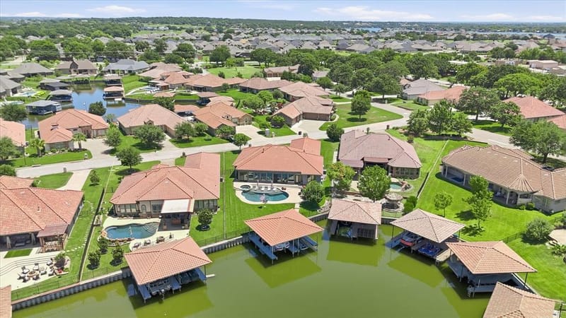 1616 Malibu Bay Court, Granbury TX 76048 - Photo 39