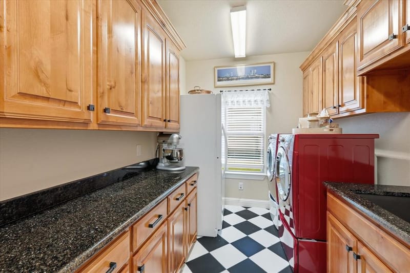 1616 Malibu Bay Court, Granbury TX 76048 - Photo 29