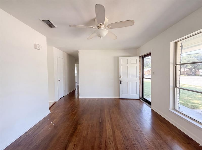 1213 S Ridgeway Drive, Cleburne TX 76033 - Photo 3