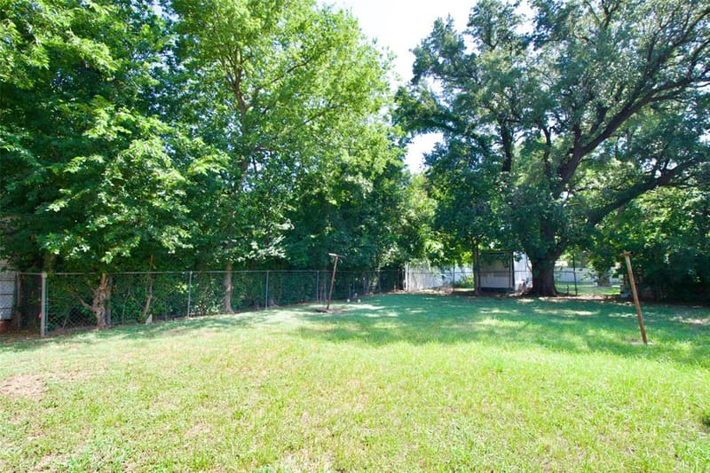 2015 N 12th Street, Waco TX 76708 - Photo 17