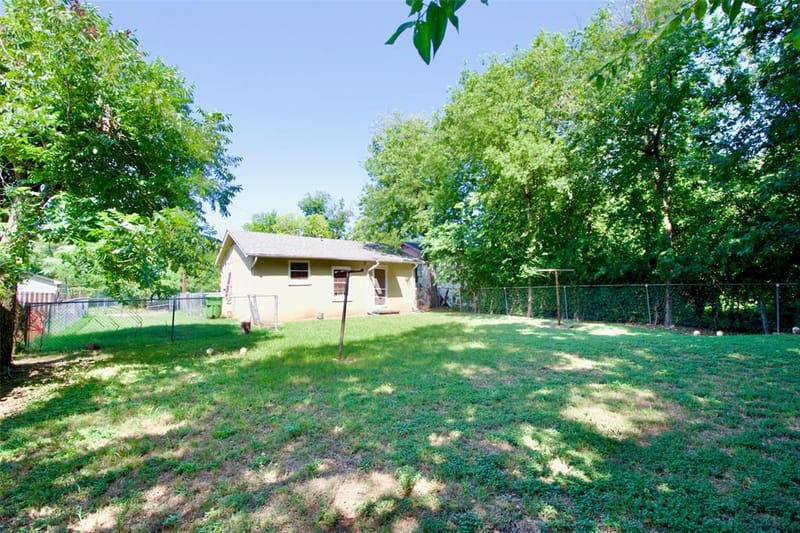 2015 N 12th Street, Waco TX 76708 - Photo 16