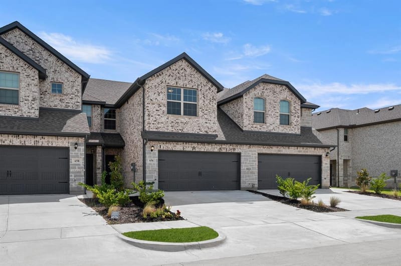 656 Sandiford Court, Mansfield TX 76063 - Photo 2