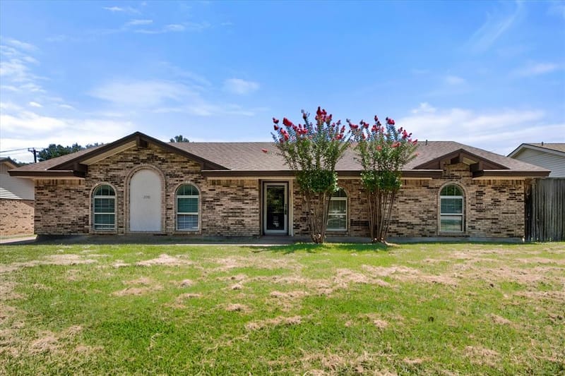 2001 San Jacinto Drive, Arlington TX 76012