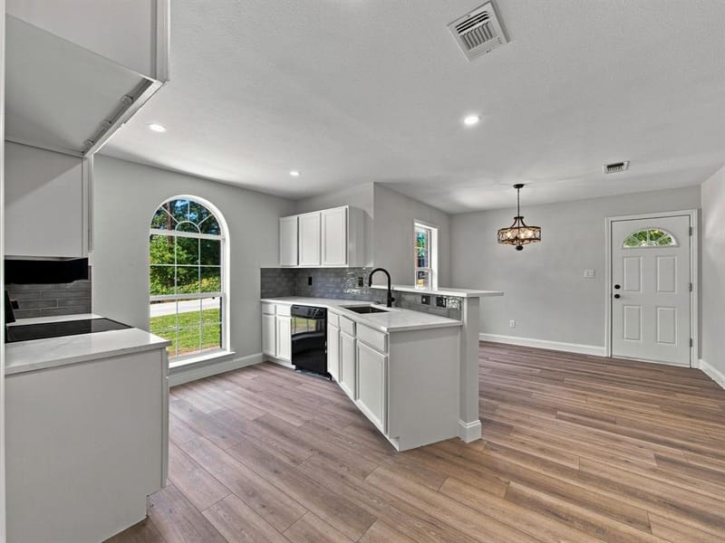 105 E Foggle Street, Athens TX 75751 - Photo 10
