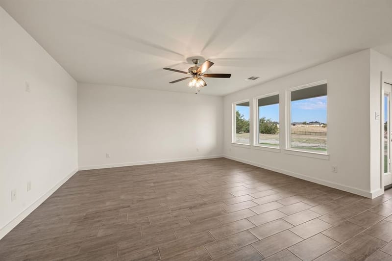 3960 John E. Woody Road, Springtown TX 76082 - Photo 8