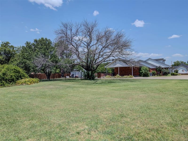 405 N Wickham Street, Alvord TX 76225 - Photo 27
