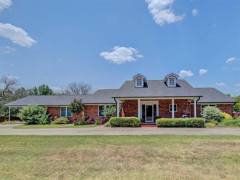 405 N Wickham Street, Alvord TX 76225 - Photo 2