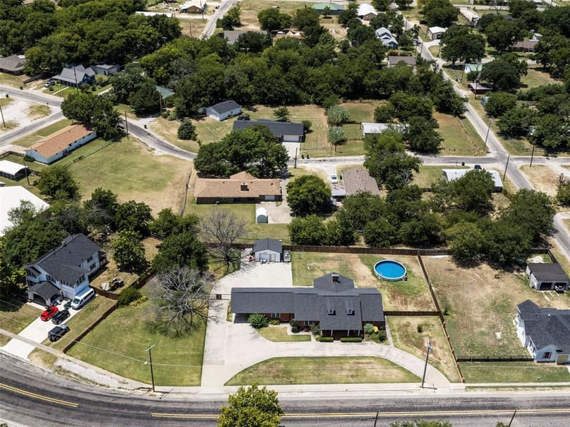 405 N Wickham Street, Alvord TX 76225 - Photo 36