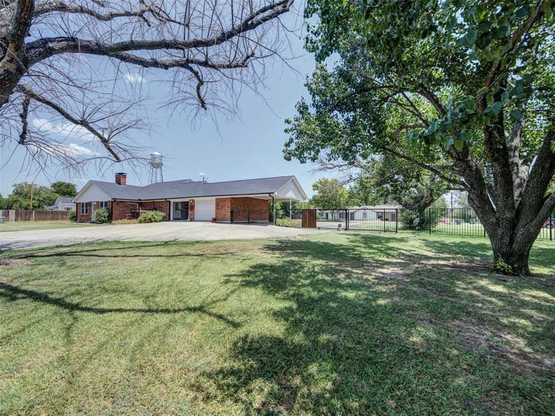405 N Wickham Street, Alvord TX 76225 - Photo 30