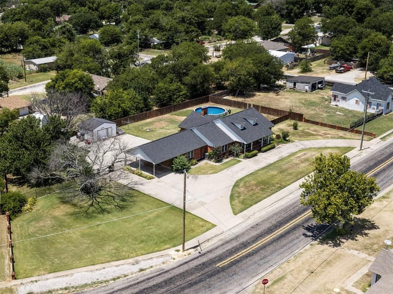 405 N Wickham Street, Alvord TX 76225 - Photo 34