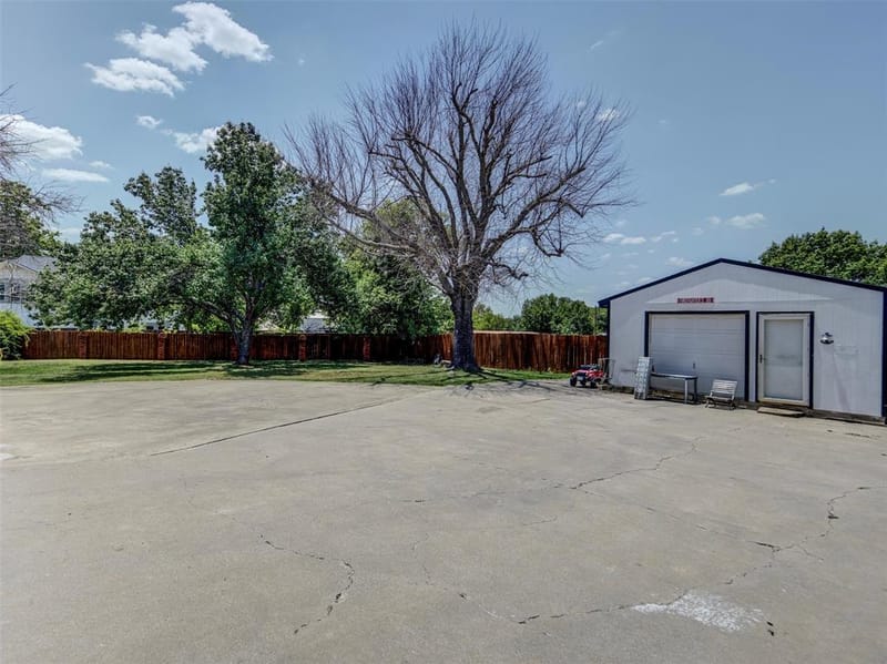 405 N Wickham Street, Alvord TX 76225 - Photo 31