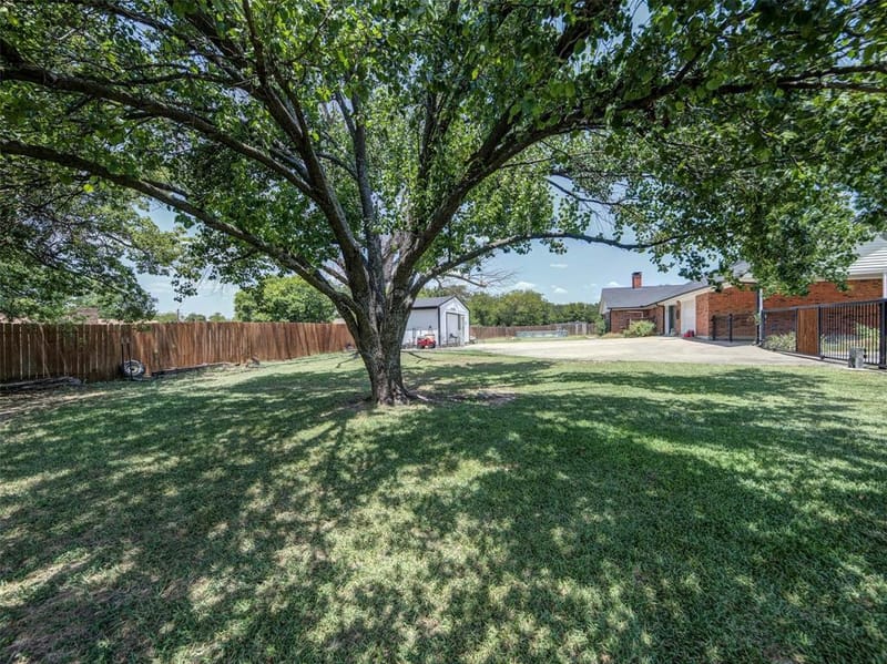405 N Wickham Street, Alvord TX 76225 - Photo 29