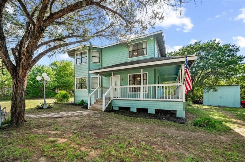 2704 Canyon Trail, Granbury TX 76048 - Photo 2