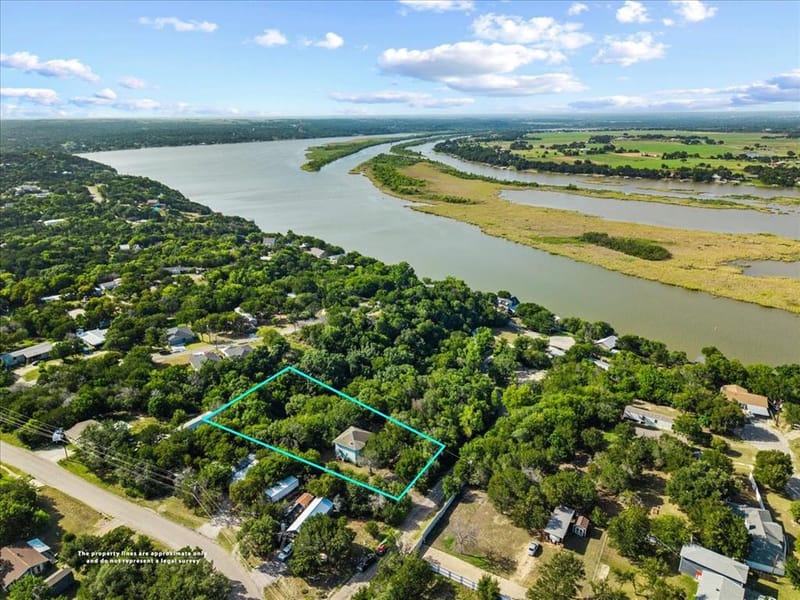 2704 Canyon Trail, Granbury TX 76048 - Photo 6