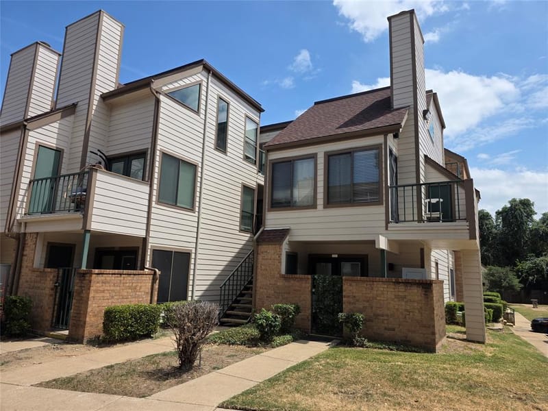 2300 Balsam Drive # G306, Arlington TX 76006 - Photo 2
