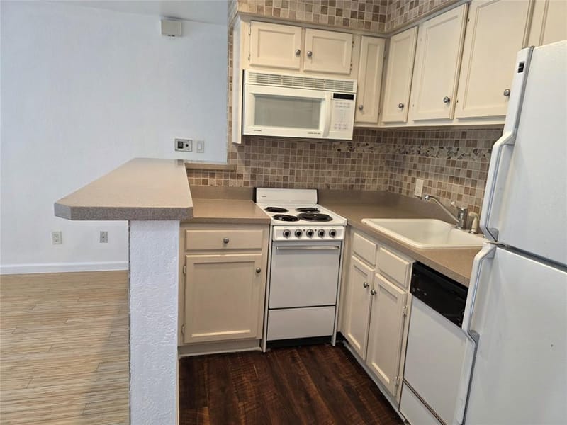 2300 Balsam Drive # G306, Arlington TX 76006 - Photo 6