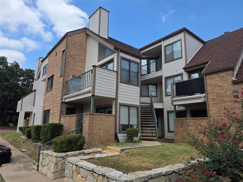 2300 Balsam Drive # G306, Arlington TX 76006 - Photo 3