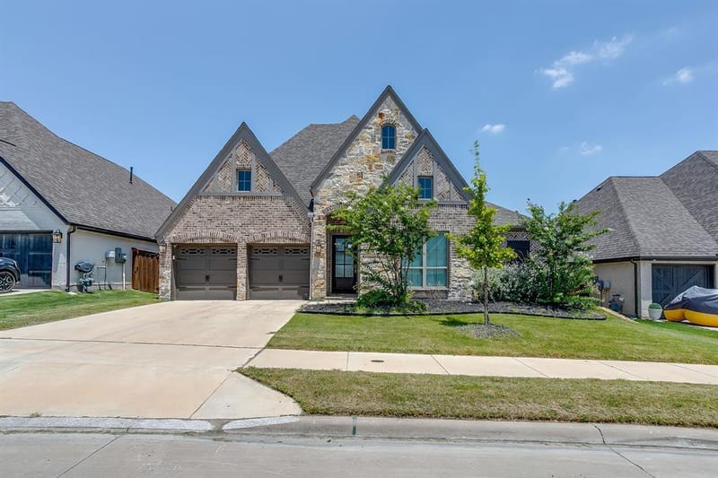 5729 Lake Jackson Drive, Fort Worth TX 76126