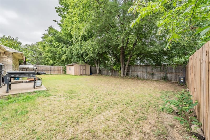 137 Roberts Drive, Saginaw TX 76179 - Photo 28