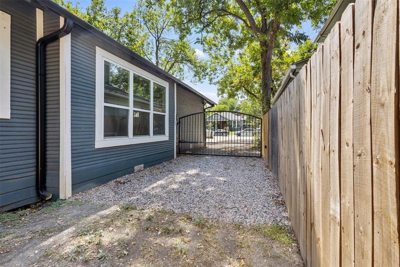 406 S Montreal Avenue, Dallas TX 75208 - Photo 25