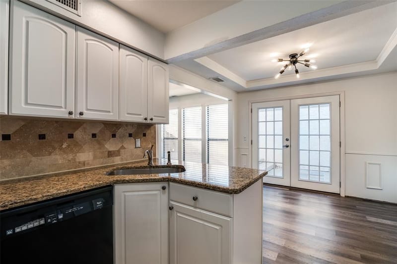 17018 Planters Row, Addison TX 75001 - Photo 8