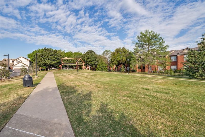 17018 Planters Row, Addison TX 75001 - Photo 25