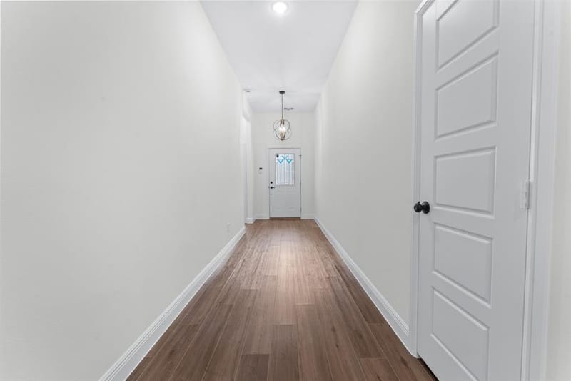 4507 Metropolitan Avenue, Dallas TX 75210 - Photo 2