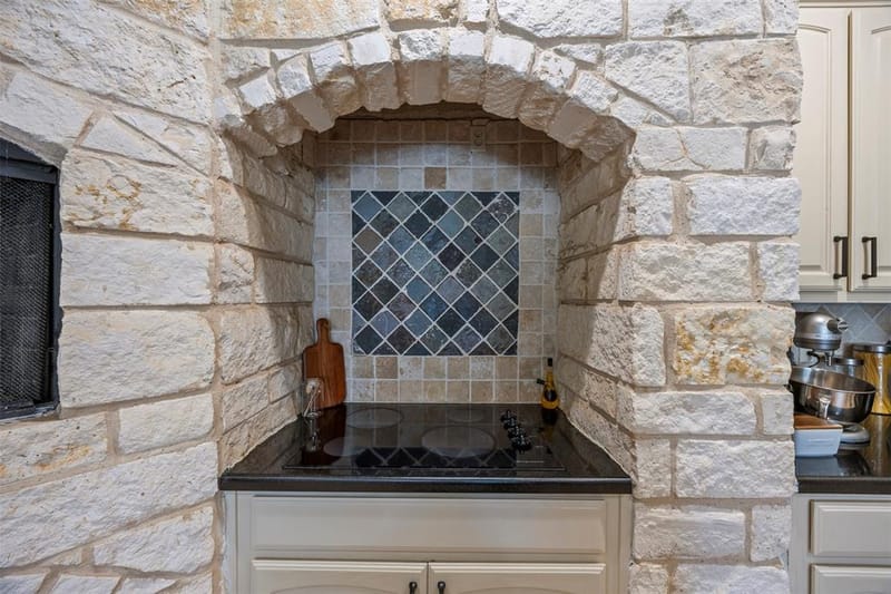 3175 Collins Road, Burleson TX 76028 - Photo 14