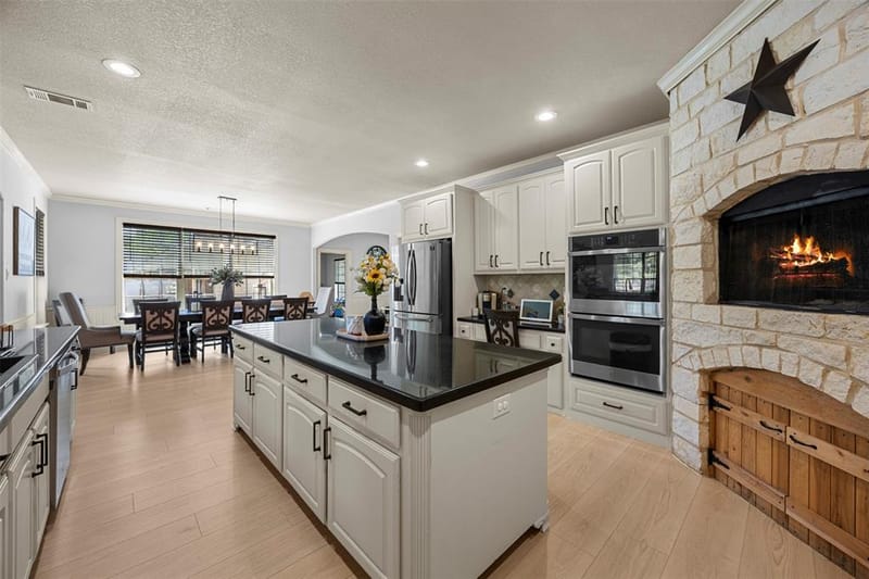 3175 Collins Road, Burleson TX 76028 - Photo 15