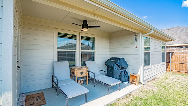705 Basteen Lane, Justin TX 76247 - Photo 6