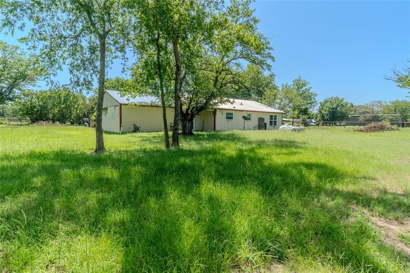 1611 County Road 4104, Greenville TX 75401 - Photo 13